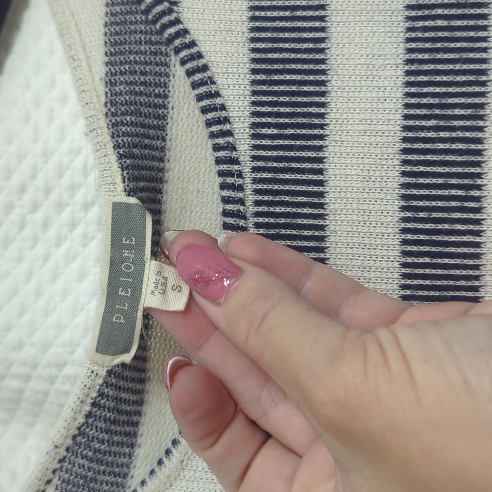 Bell sleeve tee shirt - Picture 2 of 3